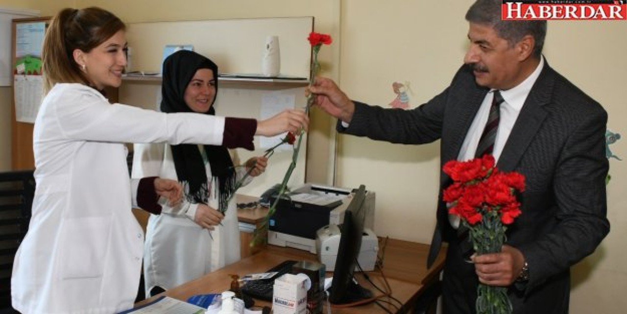 Azmi Ekinci’den sağlık çalışanlarına çiçek