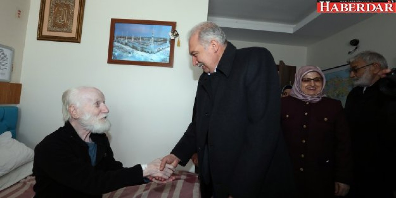 Yaşlıların hayır duasını aldı