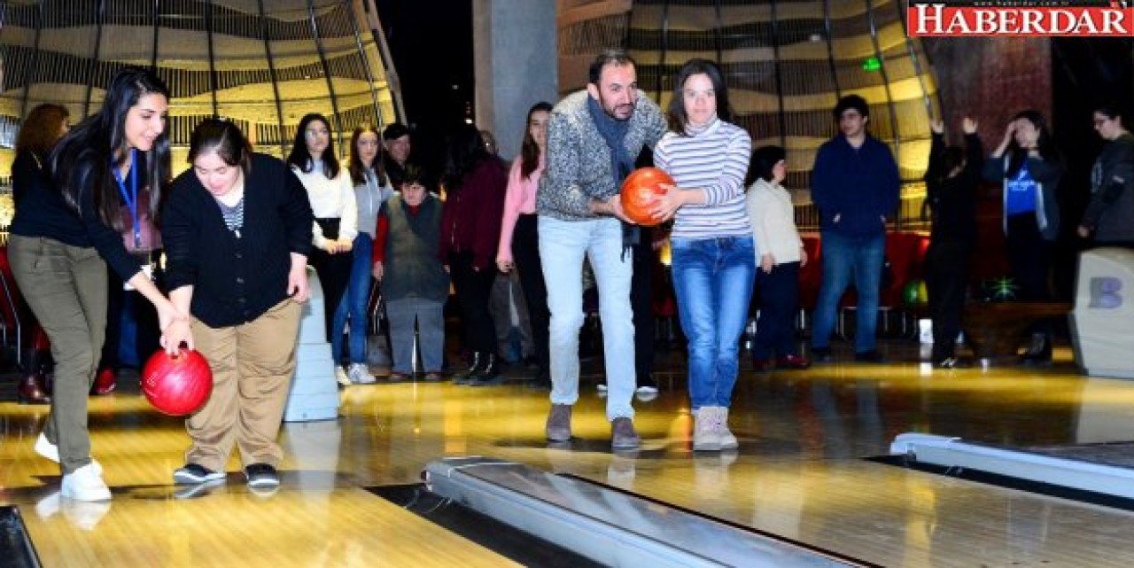 ÖZEL ÇOCUKLARIN BOWLİNG HEYECANI
