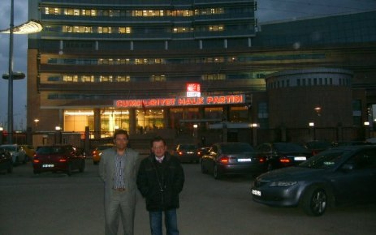 CHP kapılarını kapattı