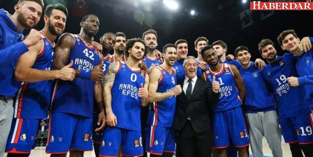 Nefes Kesen Maçta Anadolu Efes, Evinde Barcelonayı Devirdi