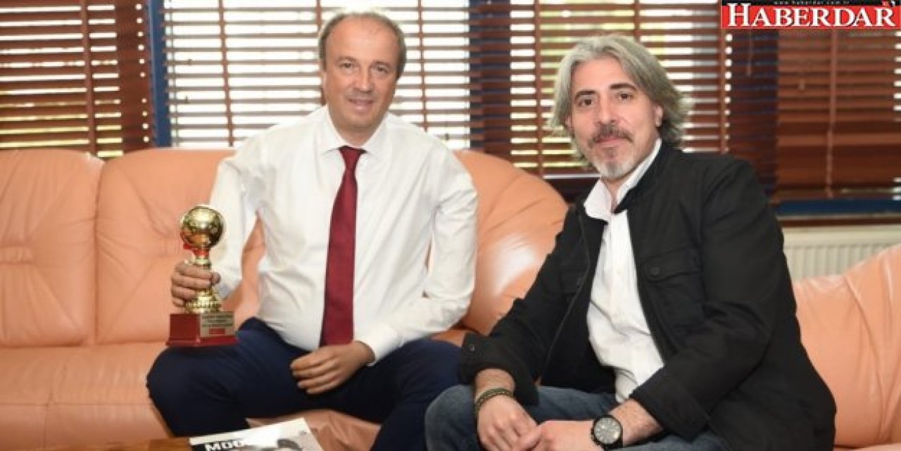 TURAN HANÇERLİ’YE YAŞAM BOYU BAŞARI ÖDÜLÜ