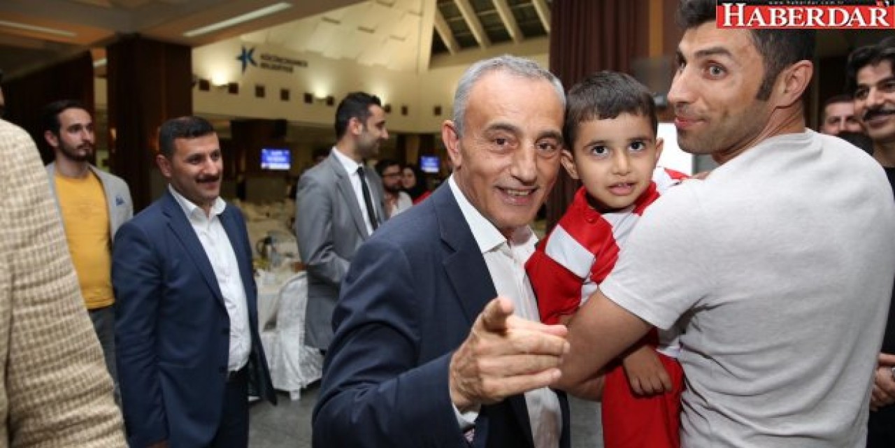 Belediye çalışanları iftarda buluştu