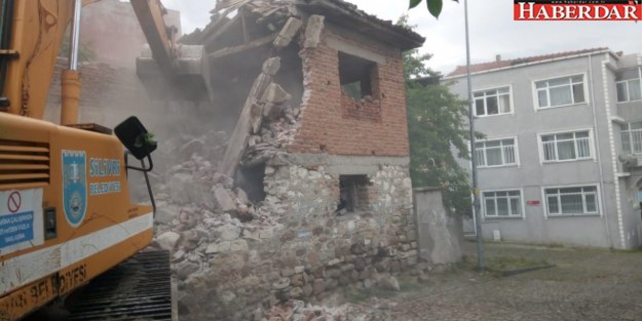 Metruk binalar yıkıldı