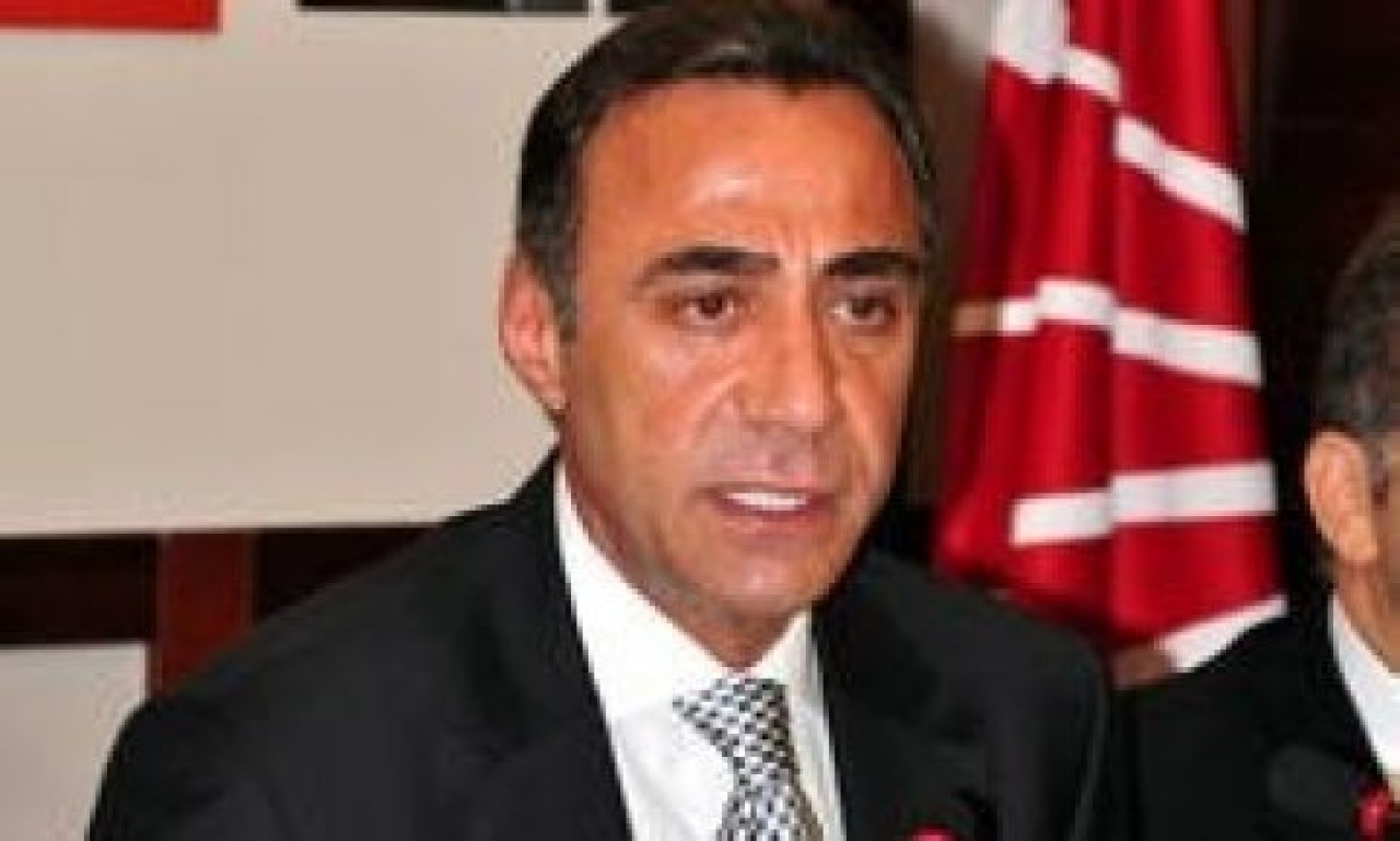 Şimşek ateş püskürdü