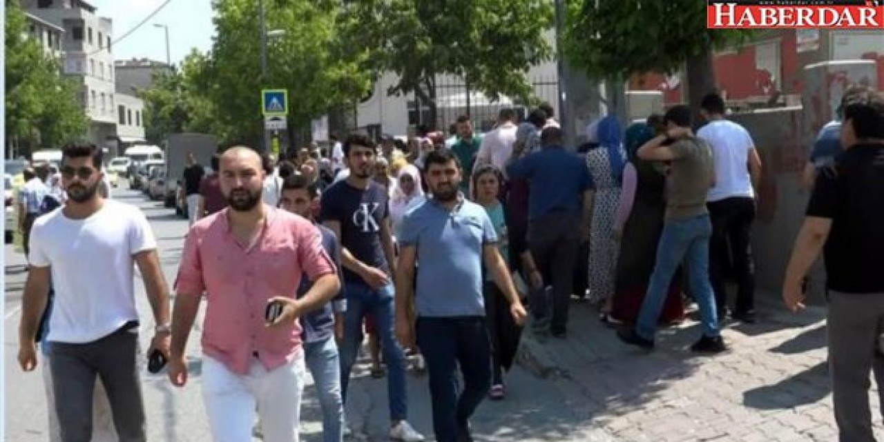 Avcılarda 18 bin 450 seçmenli okulda büyük kalabalık