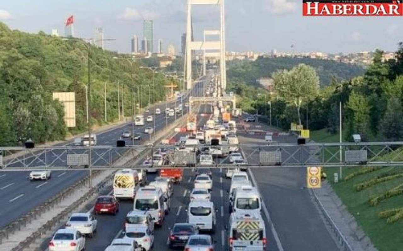 FSMde 4 şerit kapatıldı, trafik sıkıştı