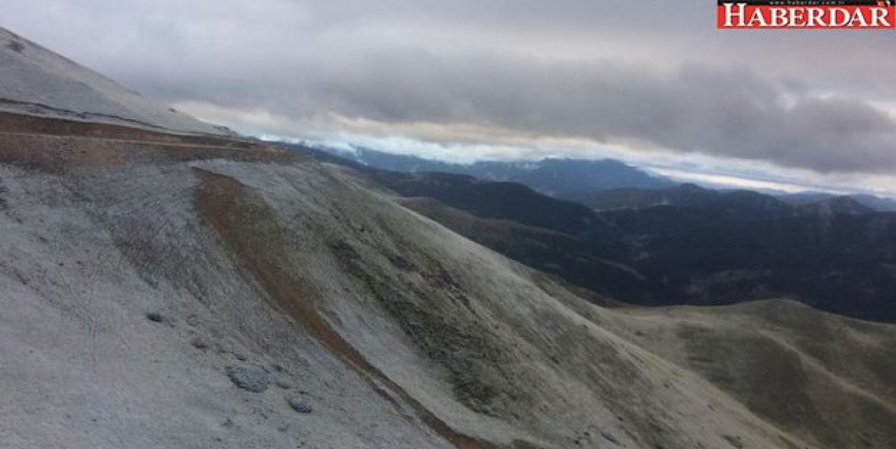 Mevsimin ilk karı yaylaları beyaza bürüdü