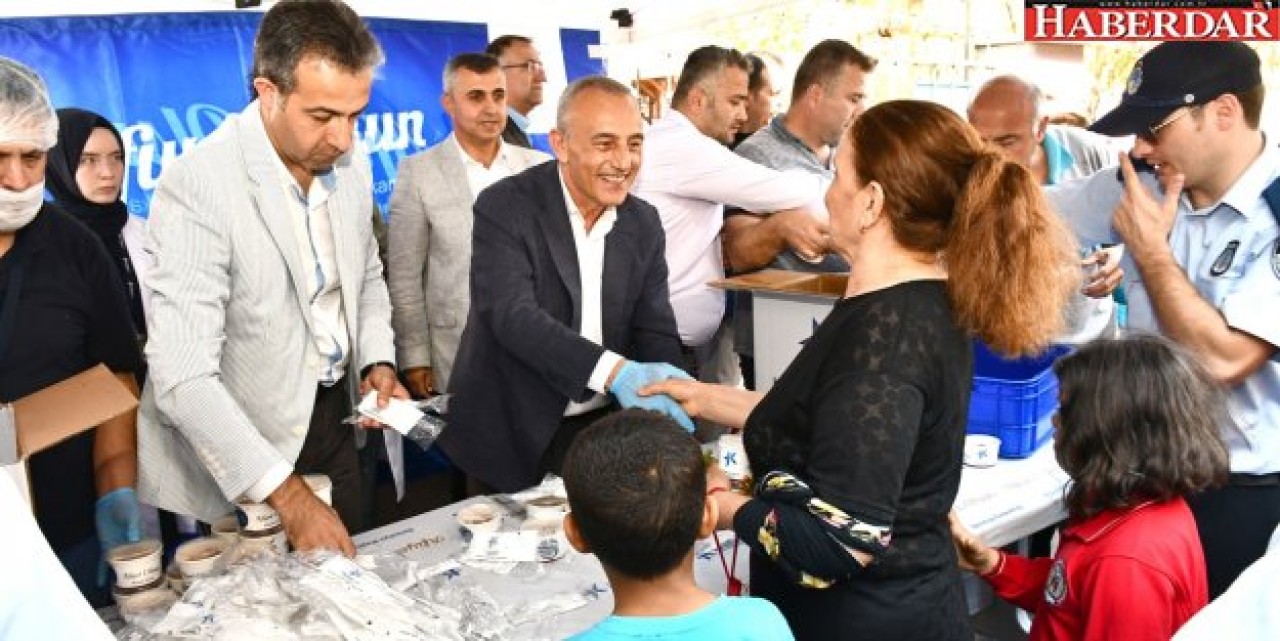 10 bin aşure dağıtıldı