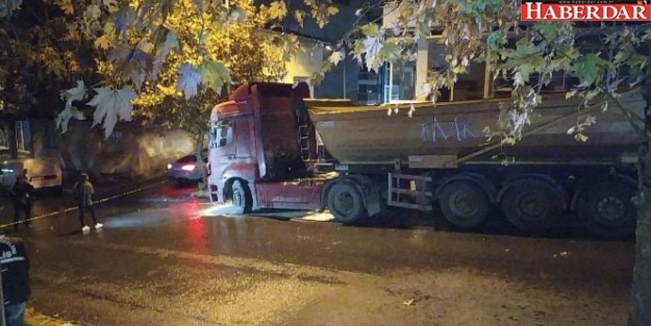 Hafriyat kamyonunu ateşe verdiler