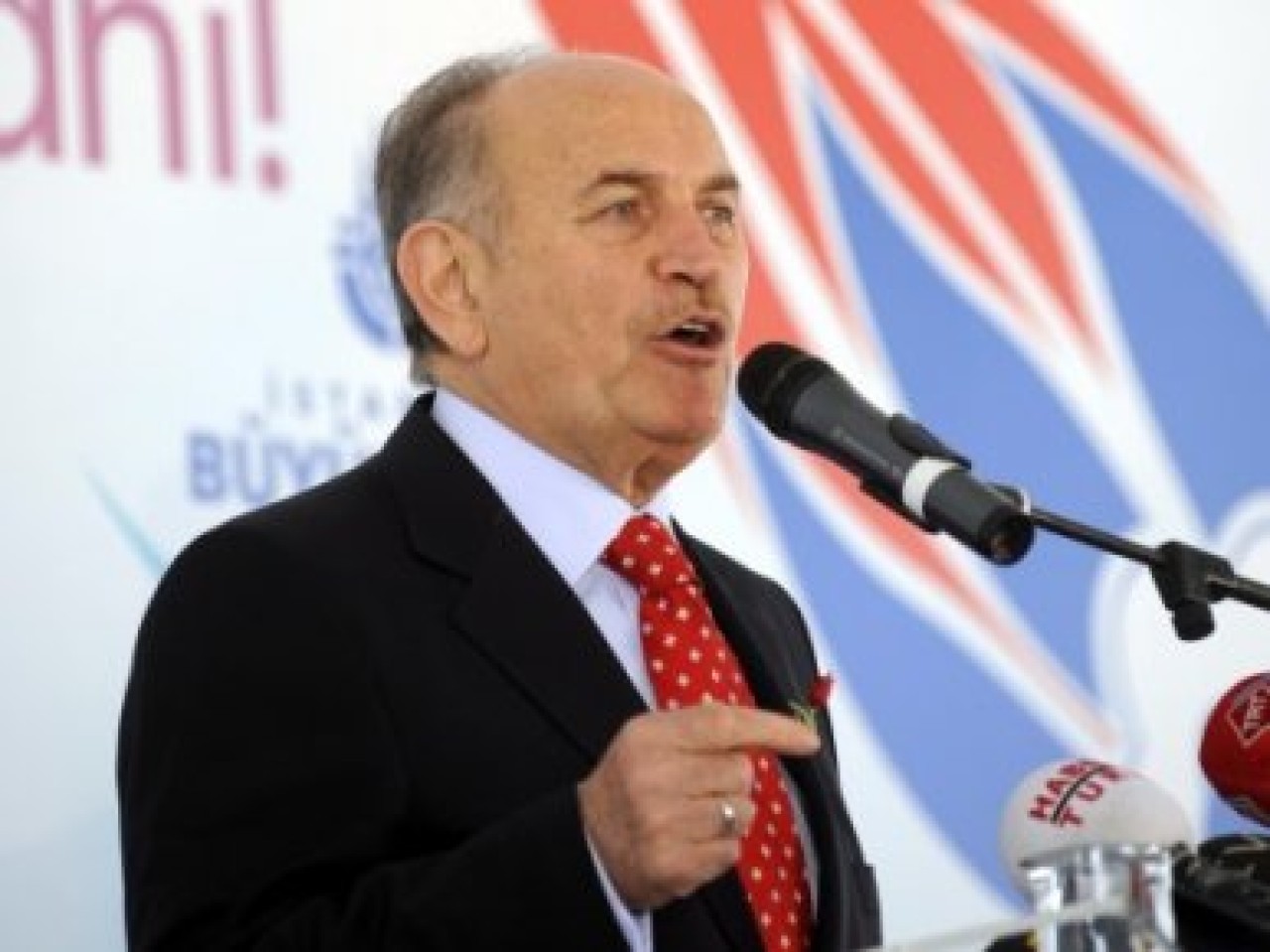 İETT otobüsündeki olay Topbaş'a soruldu