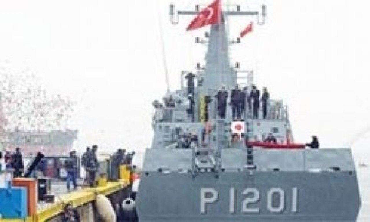 Kartal amblemli Karaburun denizde