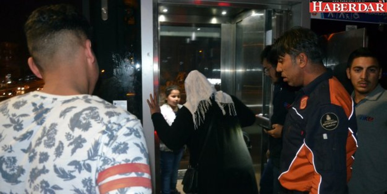 Asansörde mahsur kaldılar