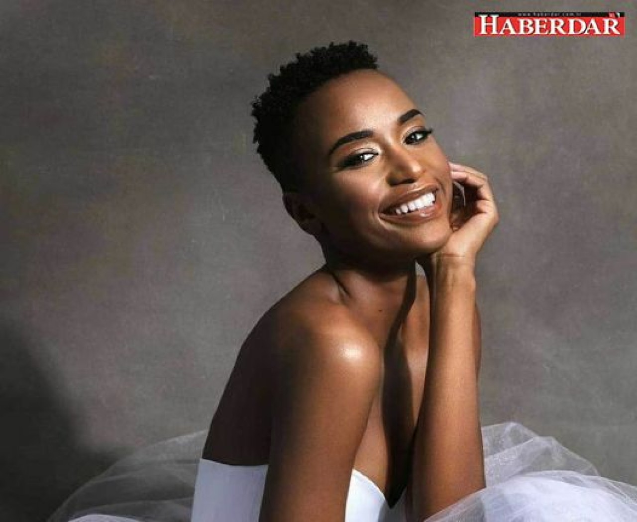 Kainatın en güzel kadını seçildi