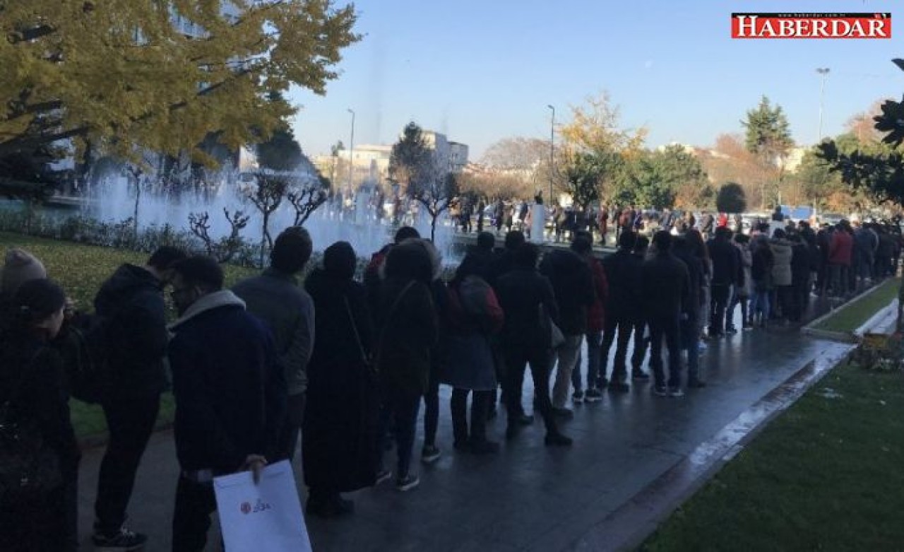 İBB önünde metrelerce işsizlik kuyruğu