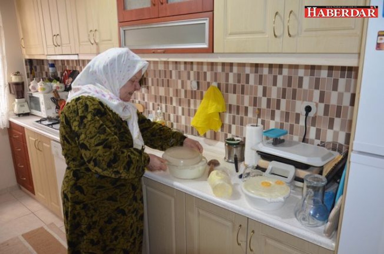 Parasını yoğurtçulara kaptırdı