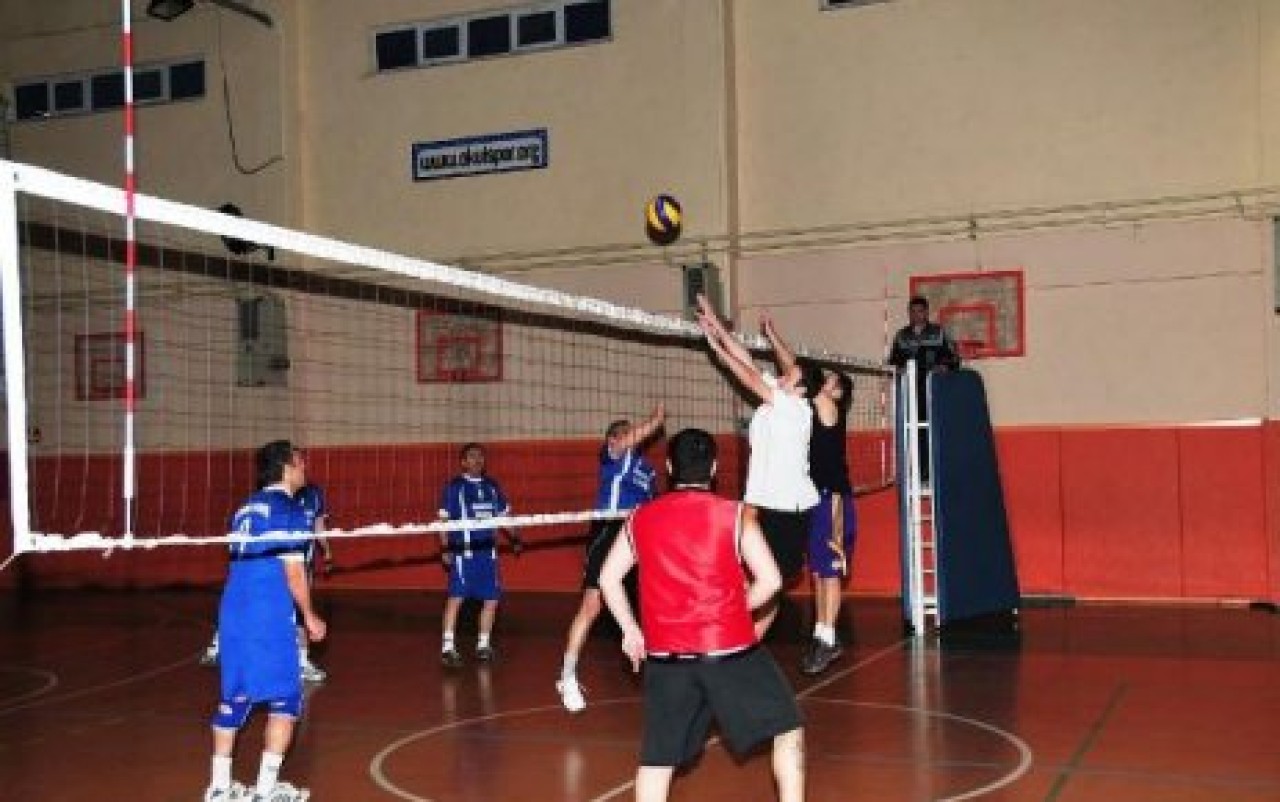 VOLEYBOL TURNUVASI’NDA FİNAL HEYECANI