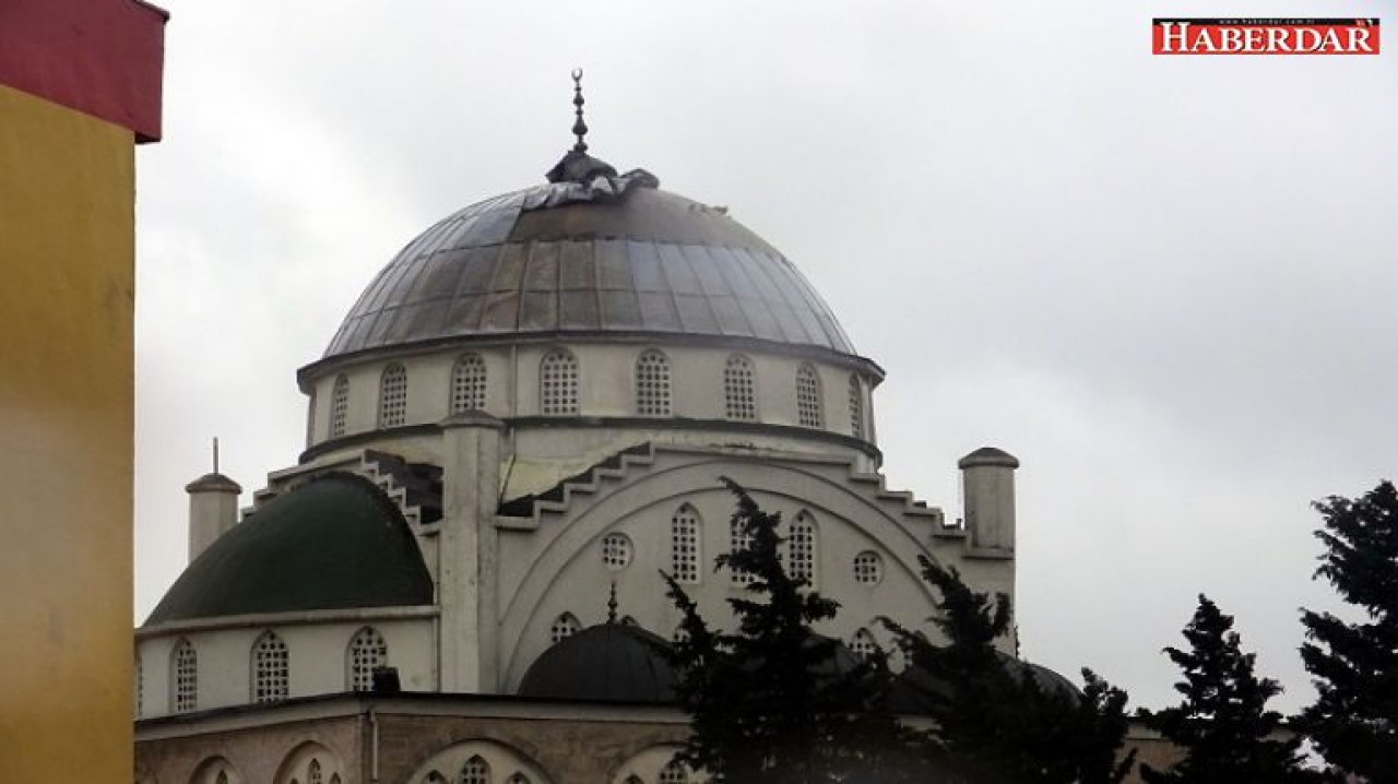 MİNARE YIKILDI KAPLAMA UÇTU!