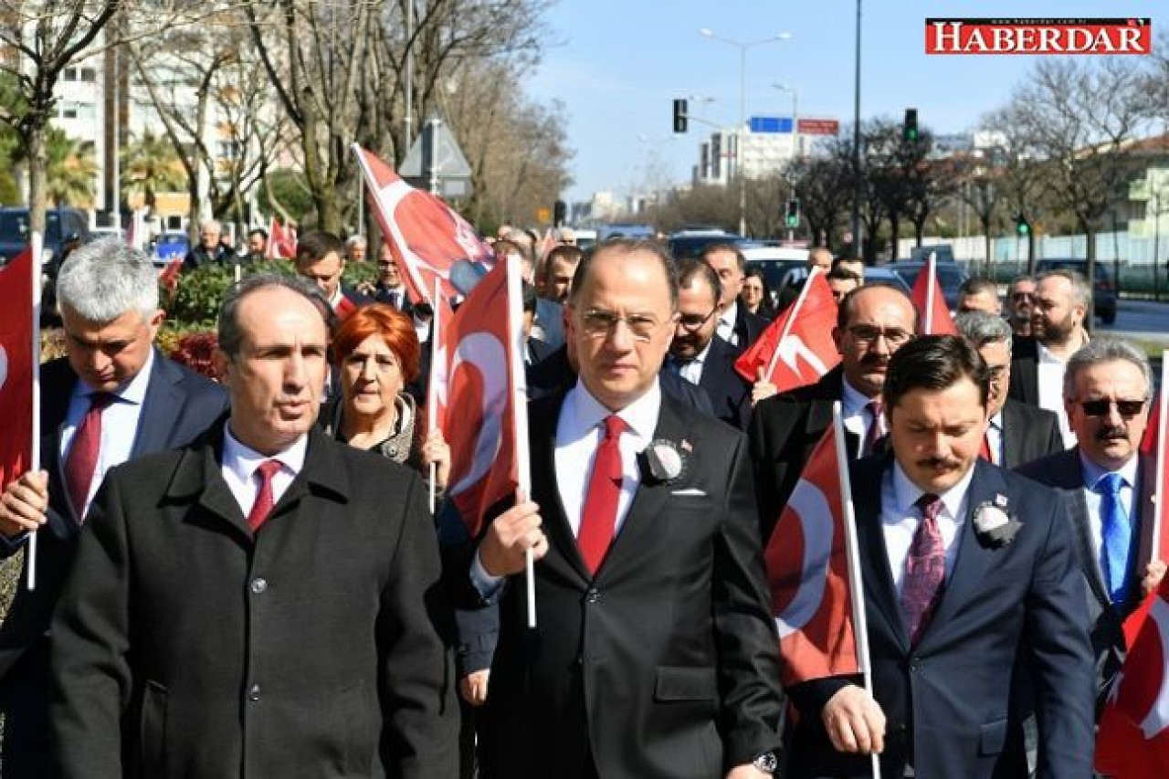 ŞEHİTLER İÇİN  YÜRÜDÜLER