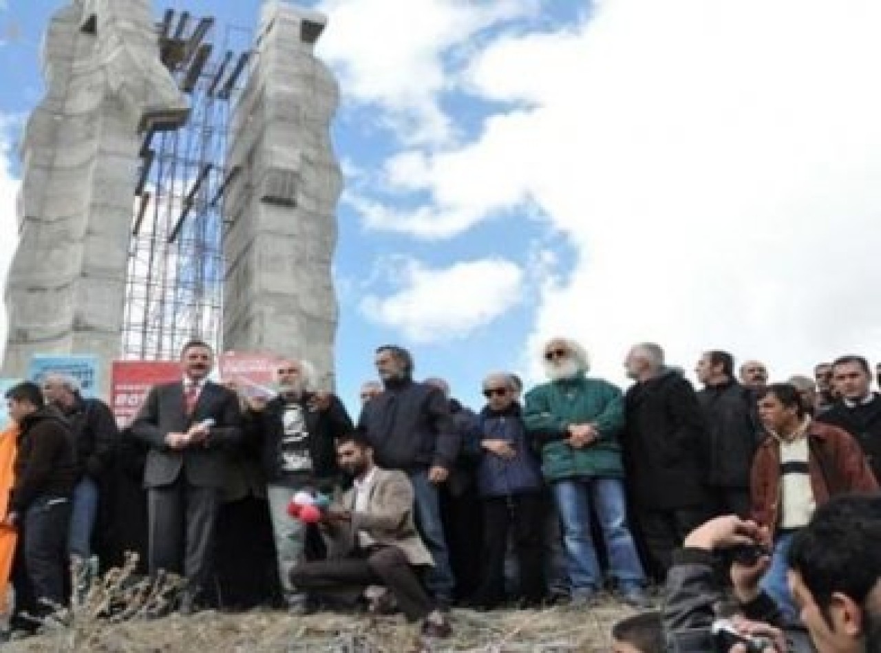 'Ucube'yi korumaya aldılar