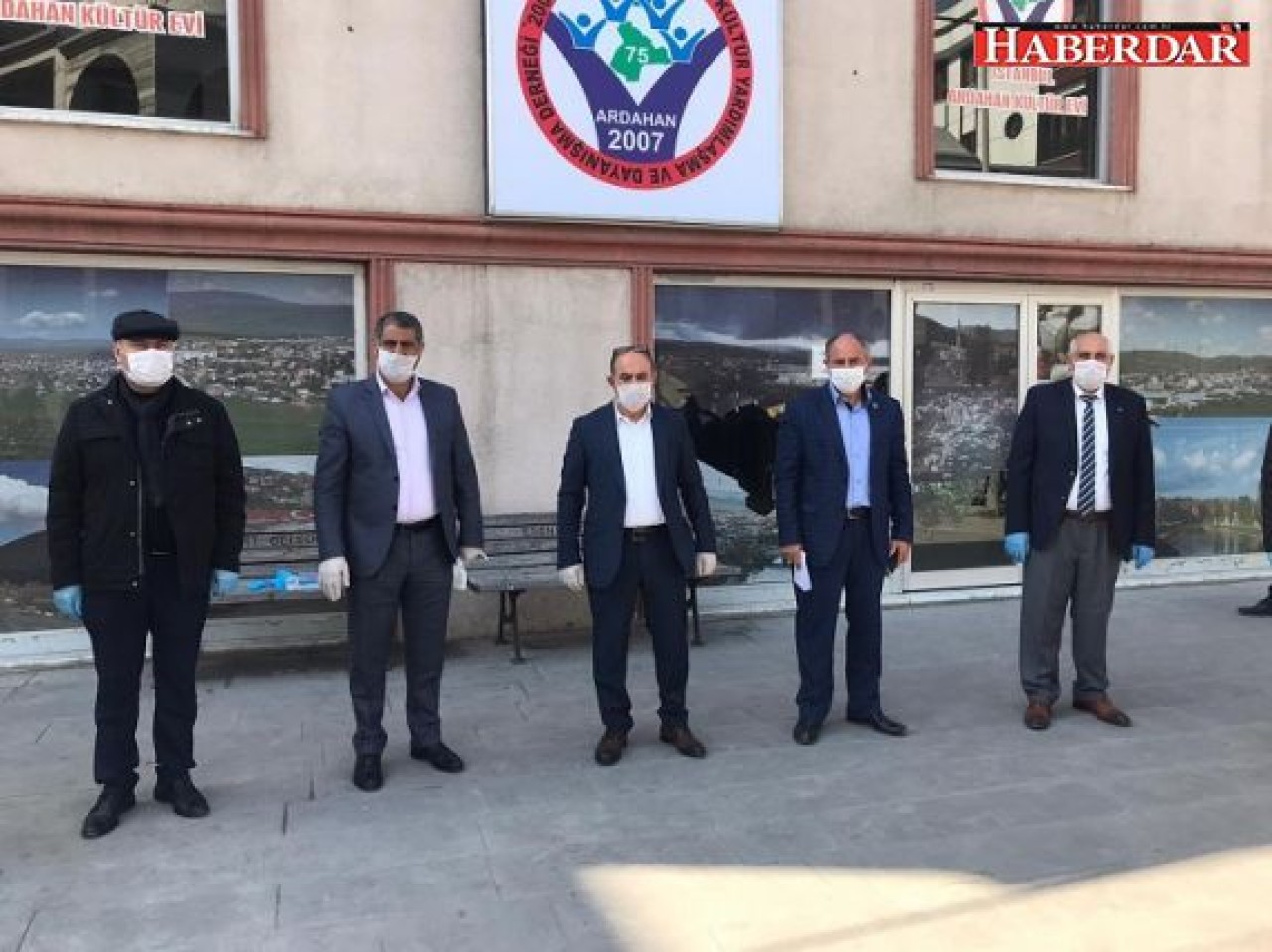 Yardımsever İşadamı Üstündağ, 210 aileye nakdi yardımda bulundu