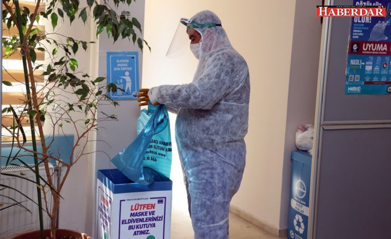 Büyükçekmece’de maske ve eldivenler bertaraf ediliyor
