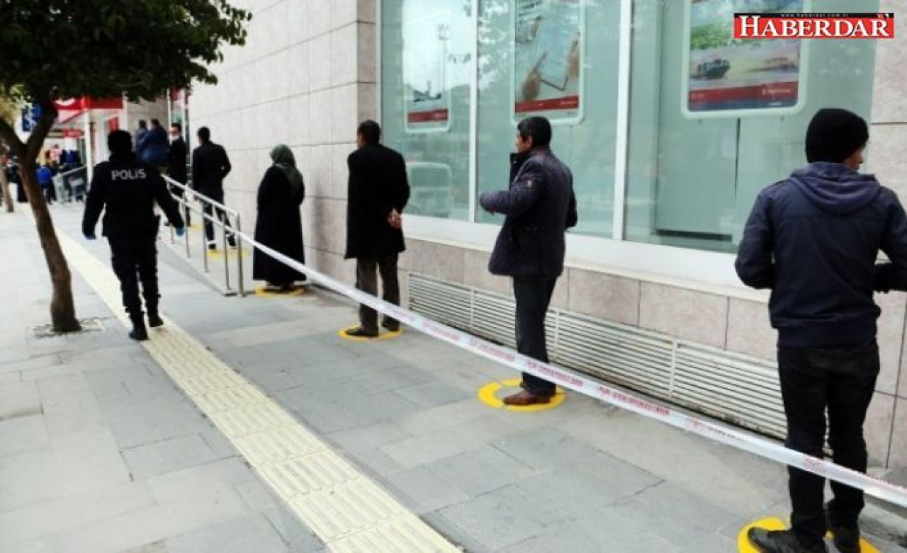 Sosyal mesafe uygulaması 2020’yi aşabilir diyen Bilim Kurulu üyesi İstanbuldan yayılan tehlikeye dikkat çekti