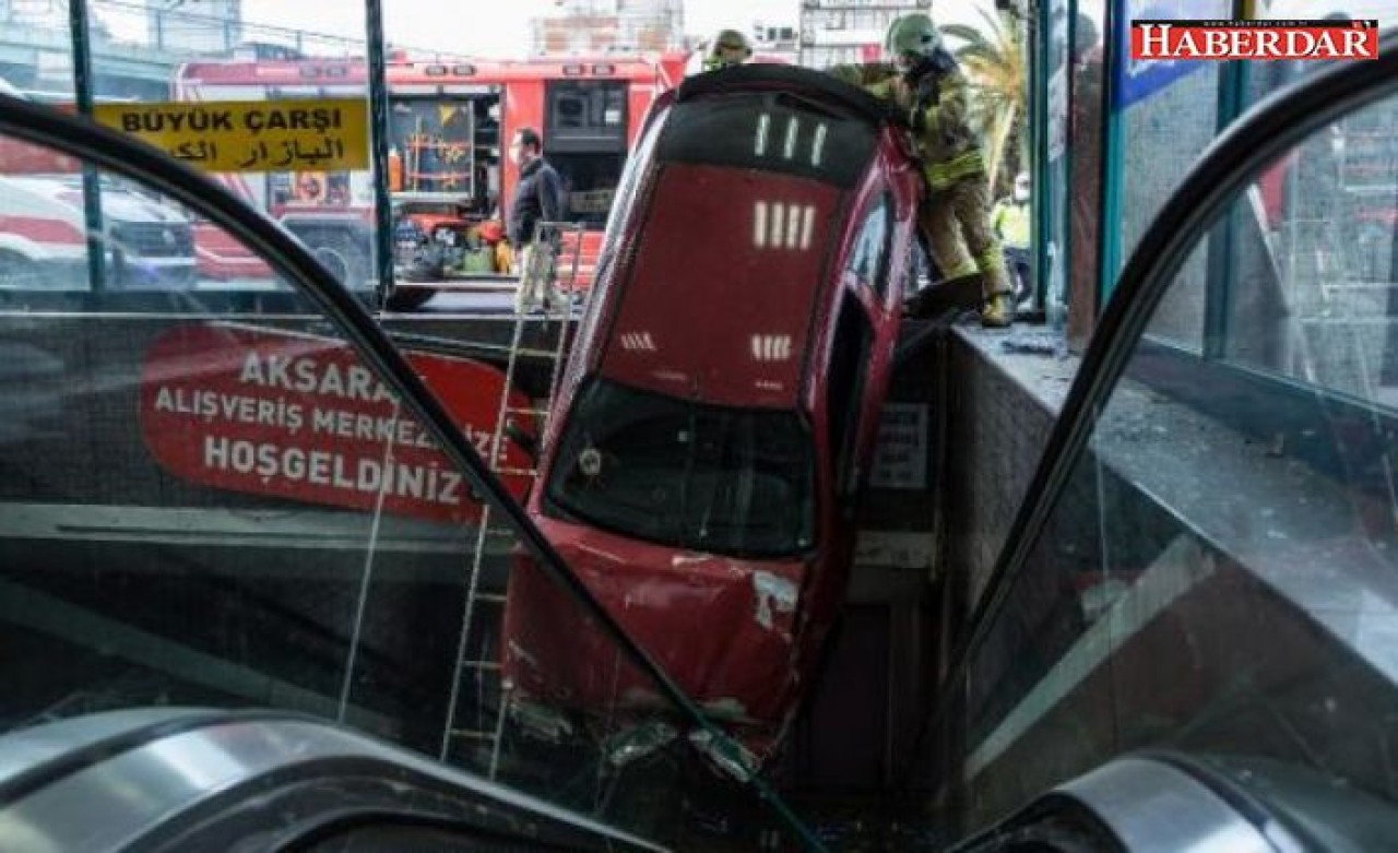 Aksarayda yeraltı çarşısının merdivenlerine otomobil düştü!