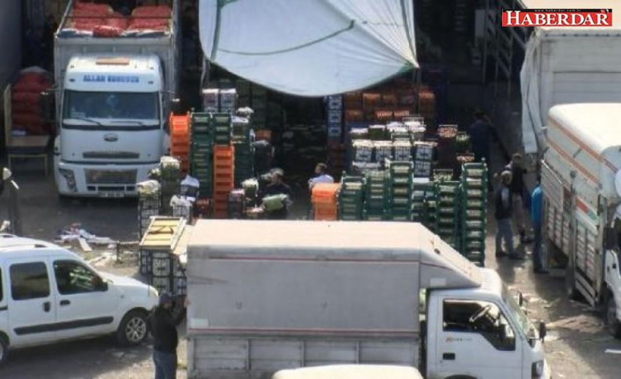 Sokağa çıkma yasağı sonrası İstanbul Meyve Sebze Halinde hareketlilik