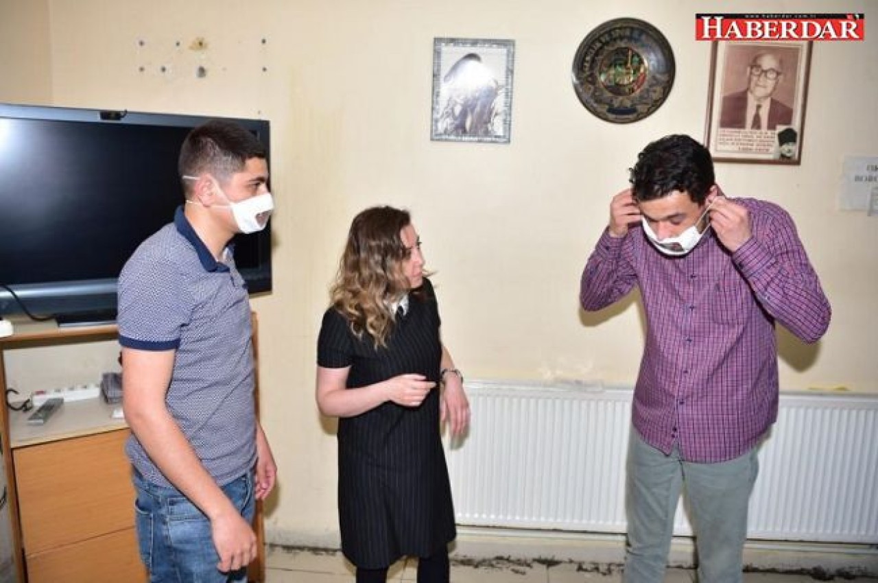 Avcılar Belediyesi işitme engellilere özel maske üretmeye başladı