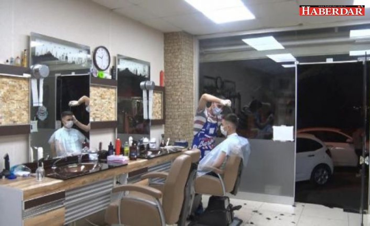 İstanbulda berberlerden bayram mesaisi