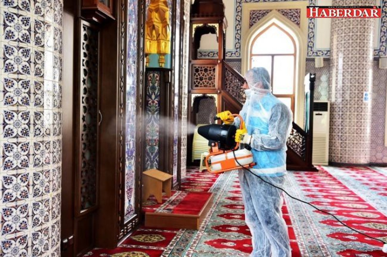 AVCILAR’DA CAMİLER İBADETE HAZIRLANDI