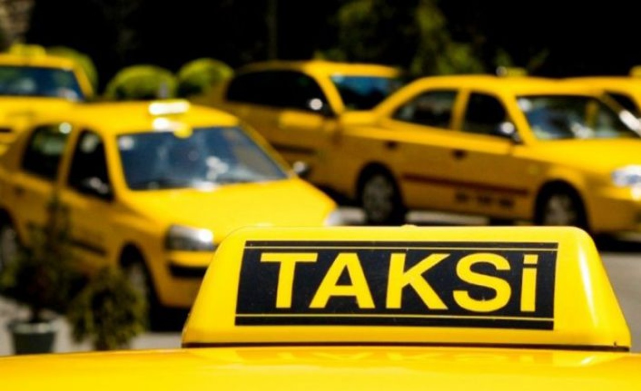 İBBnin 5 bin yeni taksi projesine taksicilerden destek: Oto Centerdaki 10 kişi kanımızı emiyor