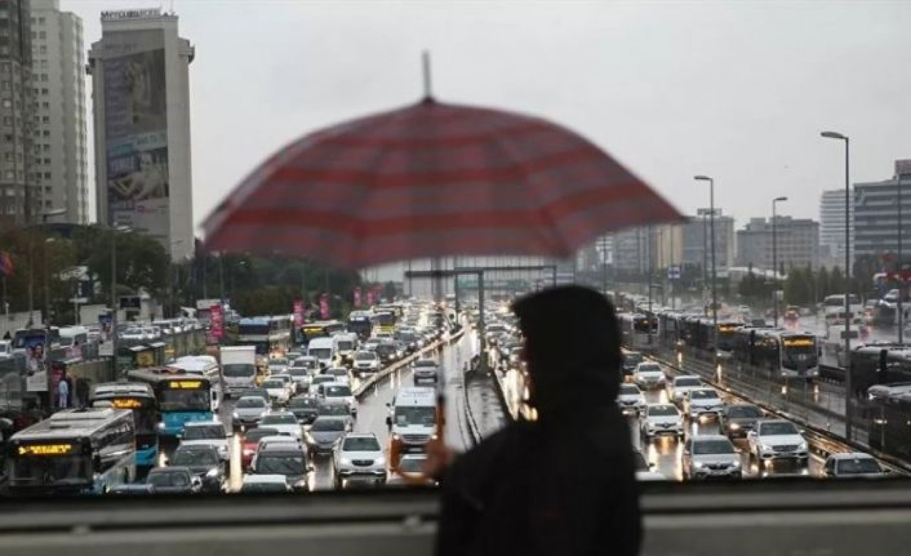 Meteorolojiden İstanbullulara sağanak yağış uyarısı