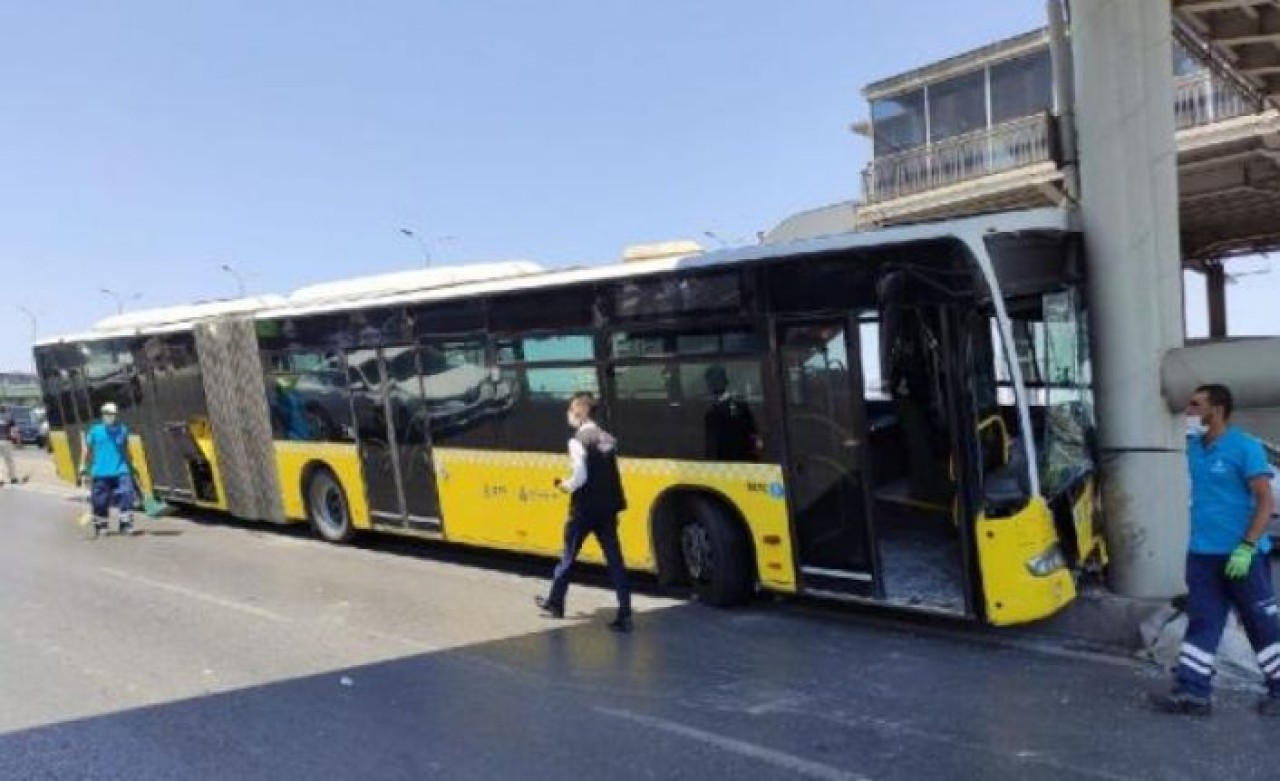 Beylikdüzünde İETT otobüsü kazası: 19 yaralı