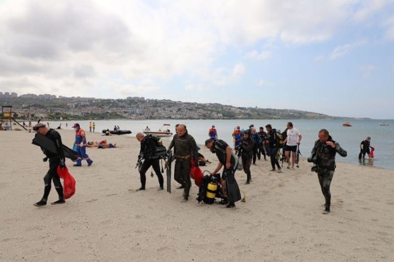 Büyükçekmece sahilinin temiz çıkması balık adamları mutlu etti