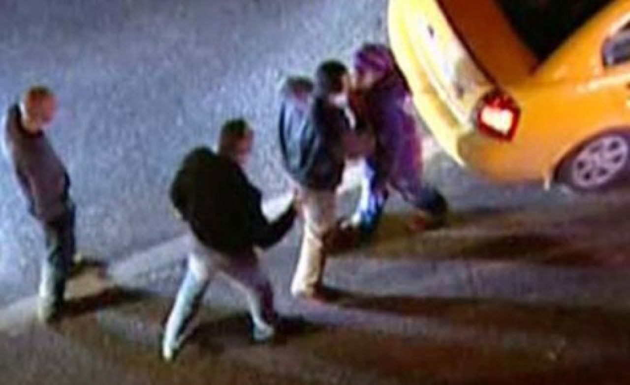 Eli sopalı genç kızın cesareti...