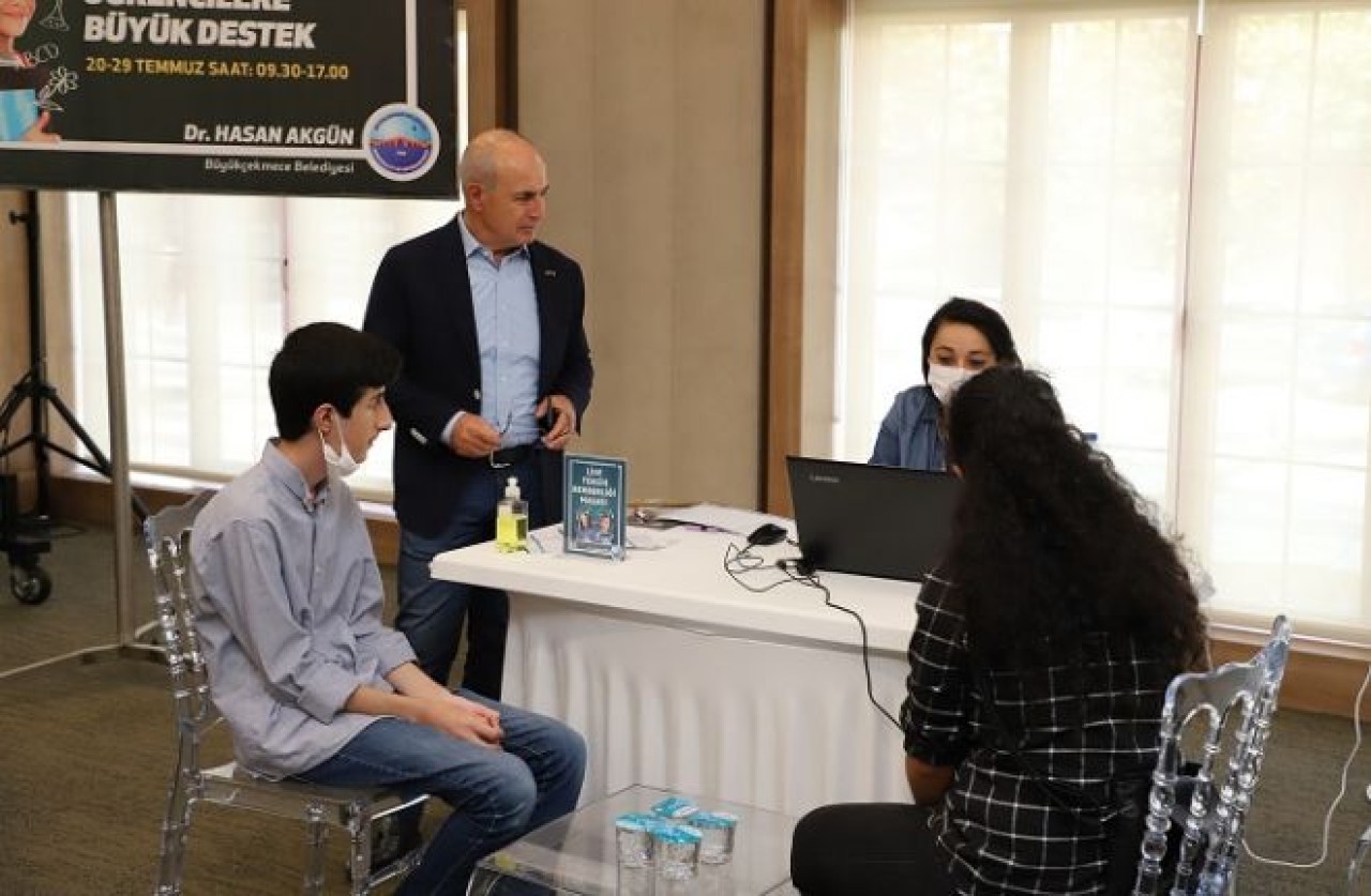 Halk Akademisi eğitmenlerinden öğrencilere lise tercih desteği