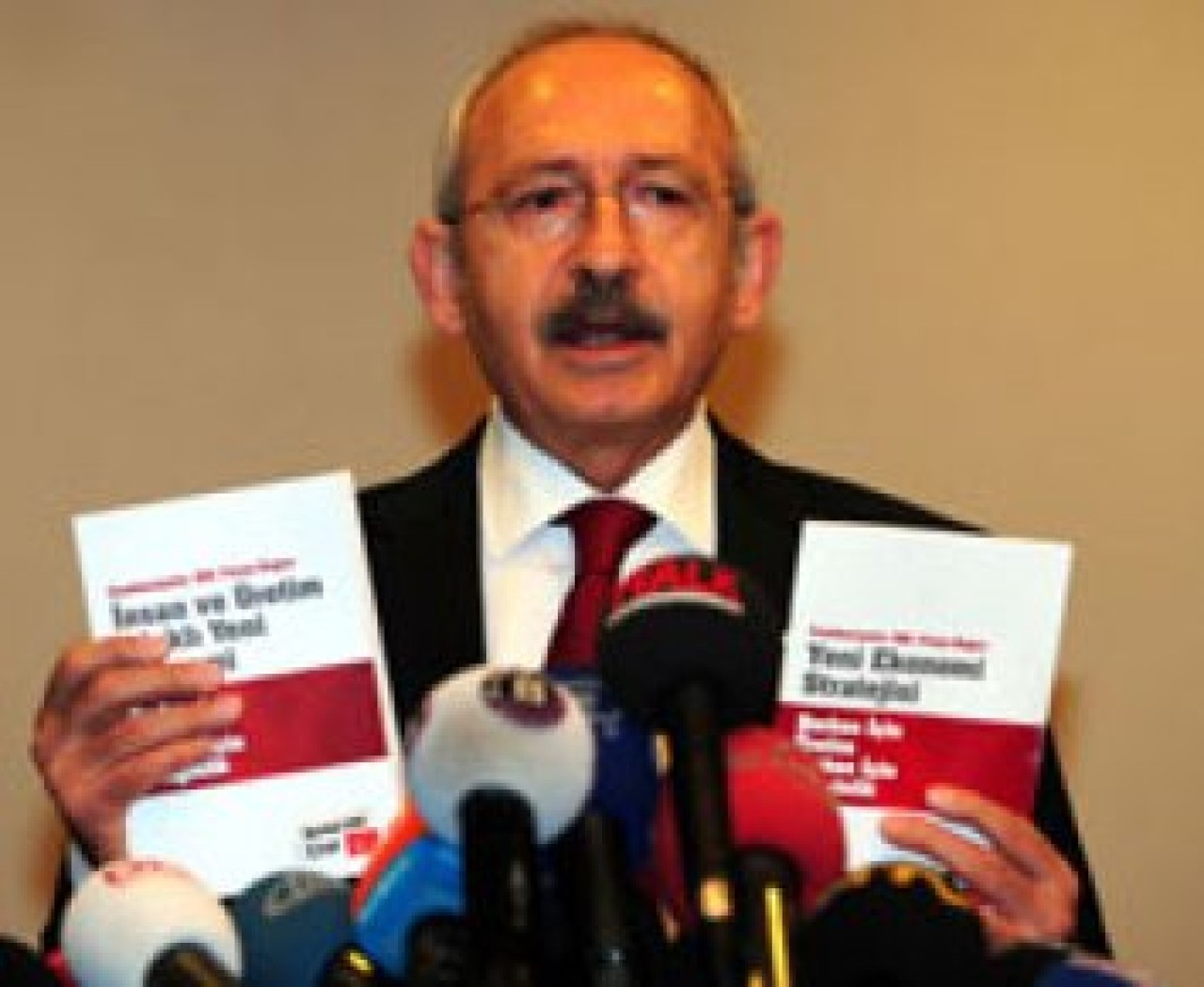 Wall Street Journal: 'Kılıçdaroğlu CHP'yi değiştirdi'