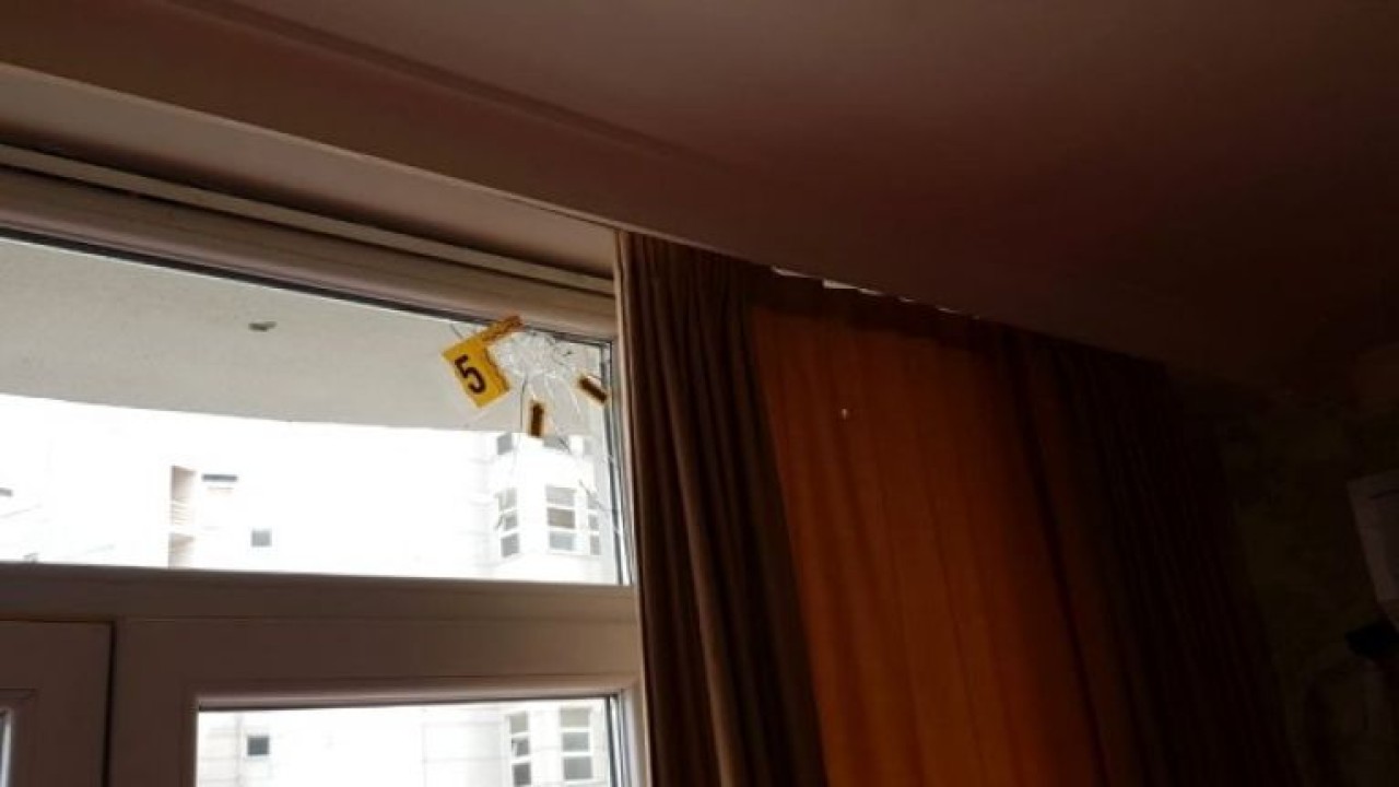 Gece kulübü çıkışında silahlar konuştu