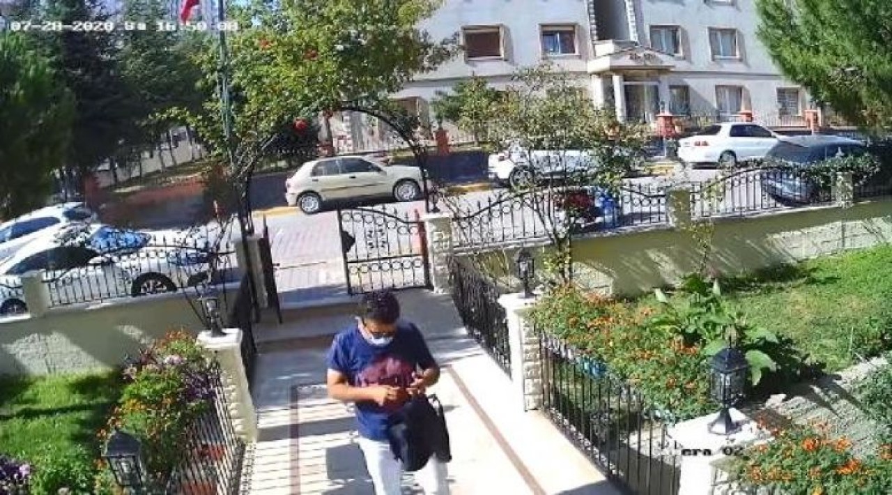 Beylikdüzünde ayakkabı hırsızları kamerada