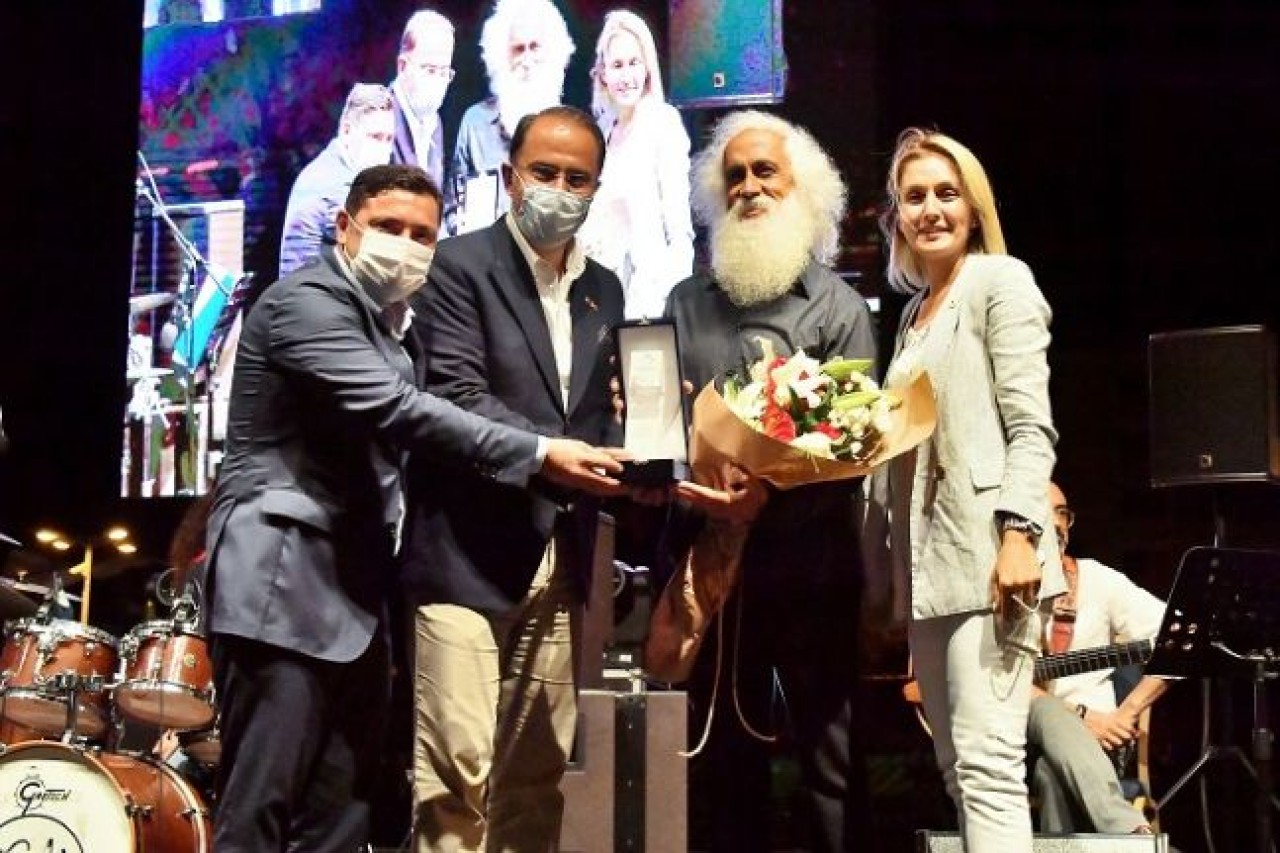 BARIŞ VE SEVGİ BULUŞMALARI SUAVİ KONSERİYLE BAŞLADI