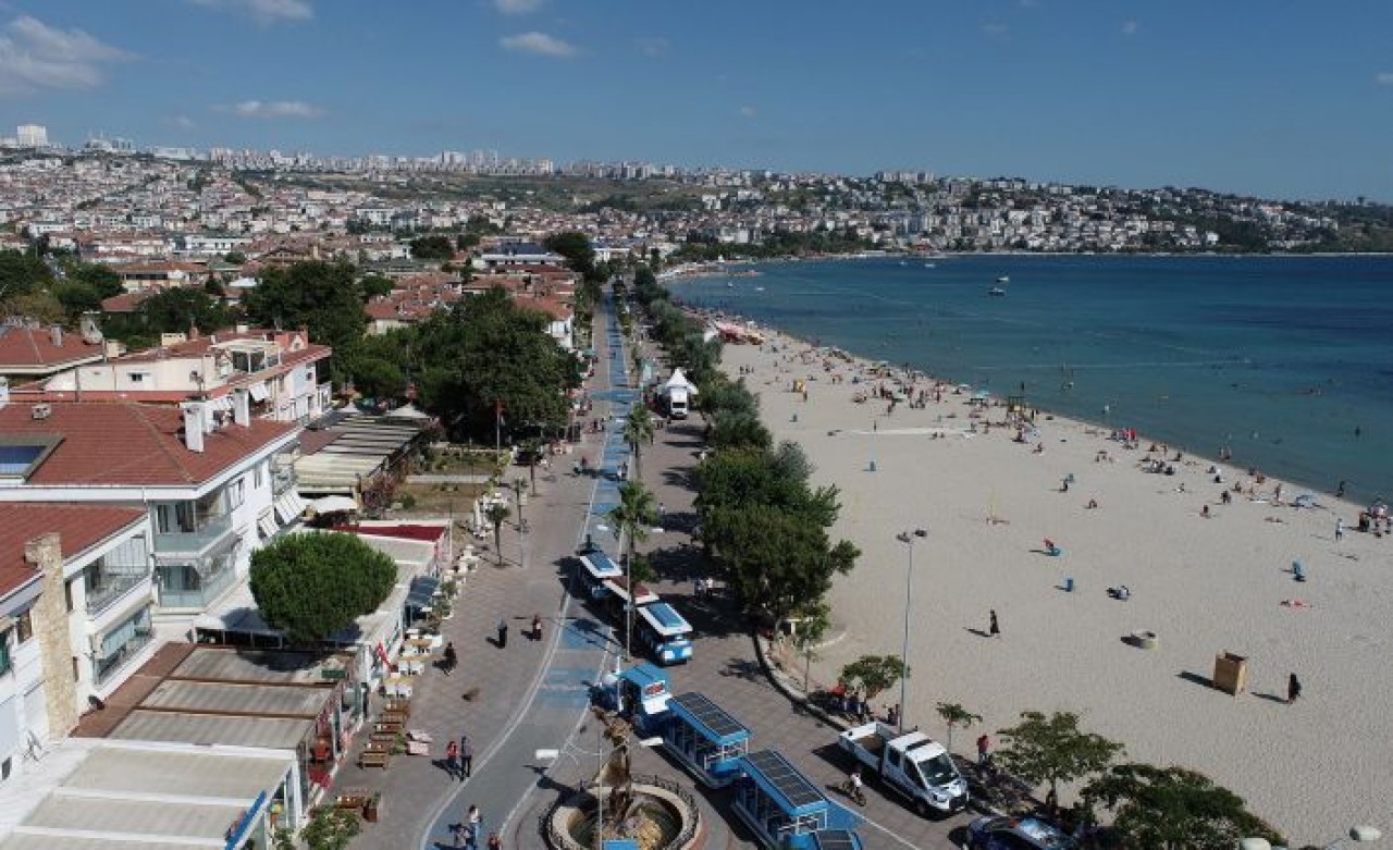 Büyükçekmece sahiline 2 metre çapında kollektör hattı döşeniyor.