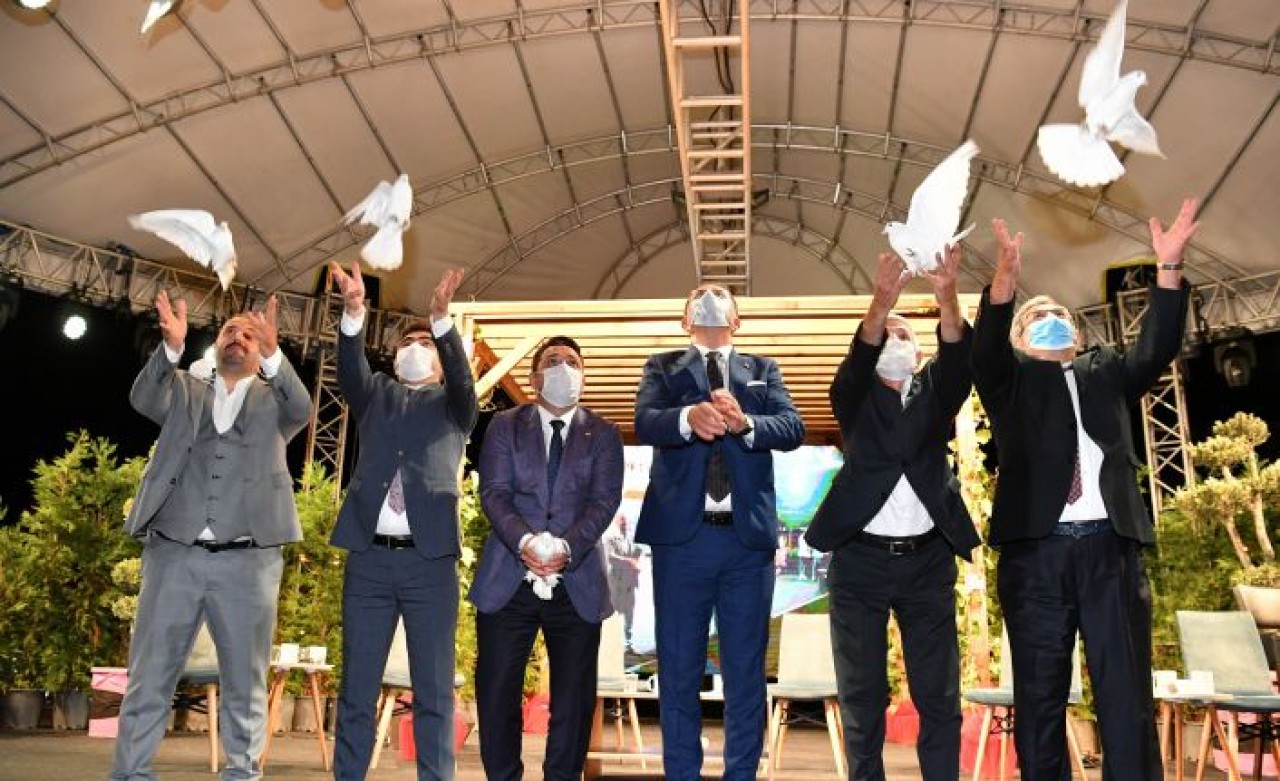 BARIŞ GÜVERCİNLERİ BARIŞ VE SEVGİ İÇİN UÇTU