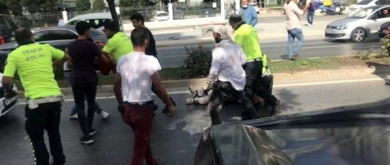 Beylikdüzünde trafik kazası sonrası kavgaya biber gazlı müdahale