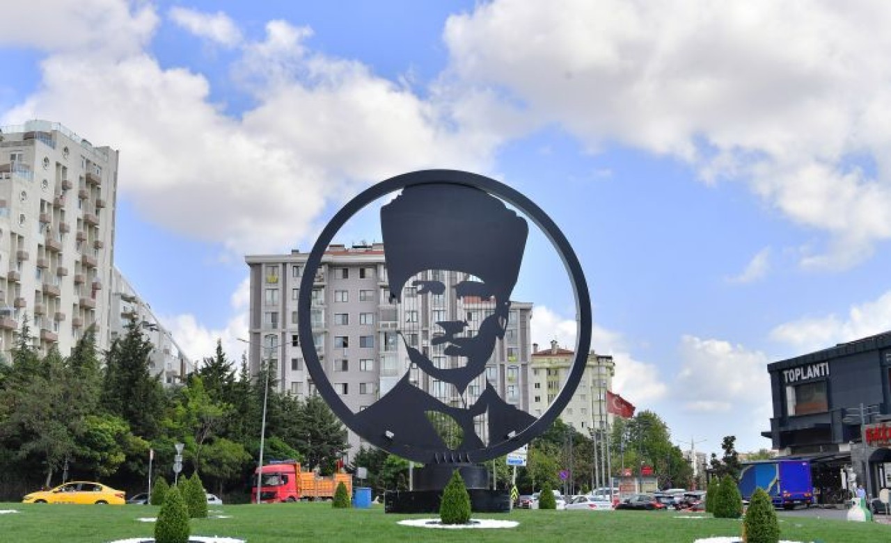 ATATÜRK BULVARI’NA YAKIŞIR SİLÜET