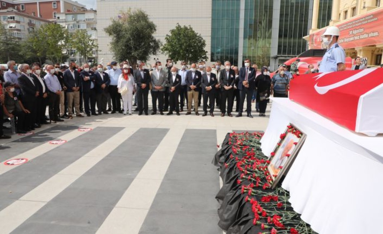 Eski Büyükçekmece belediye başkanı Ali Çebi, son yolcuğuna uğurlandı