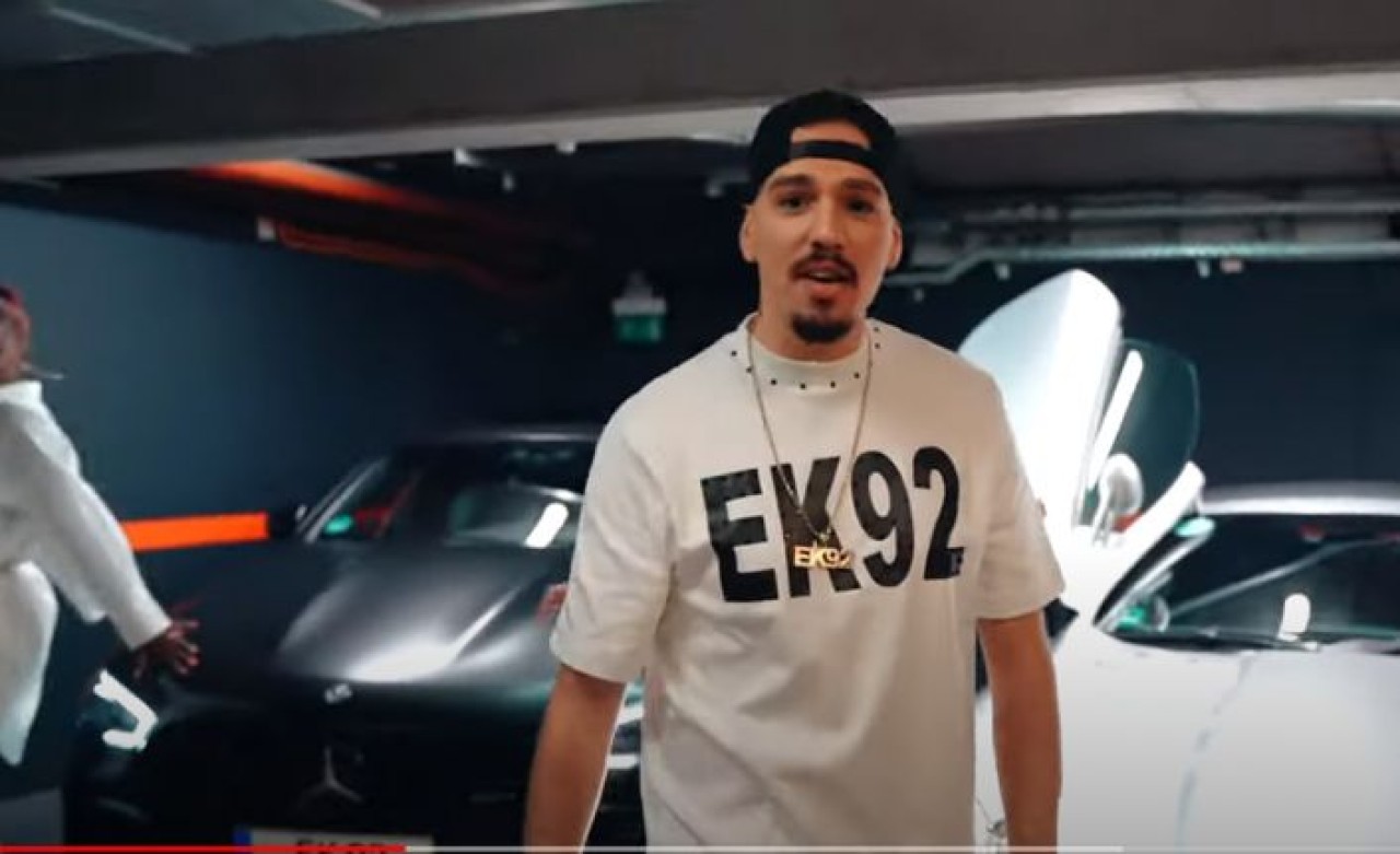 Futbolculuktan müzik dünyasına