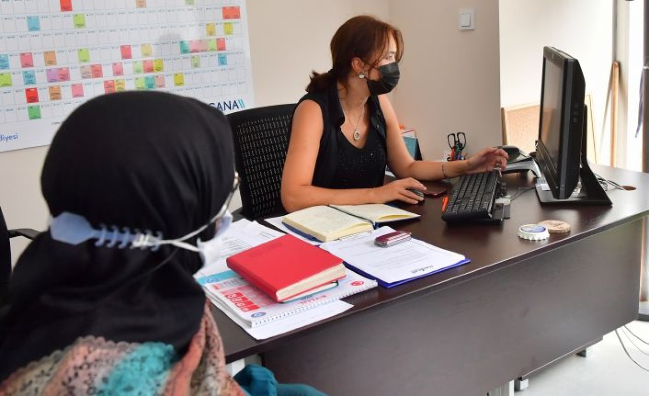 BEYLİKDÜZÜ’NDE KADINLAR MEME KANSERİNE KARŞI BİLİNÇLİ