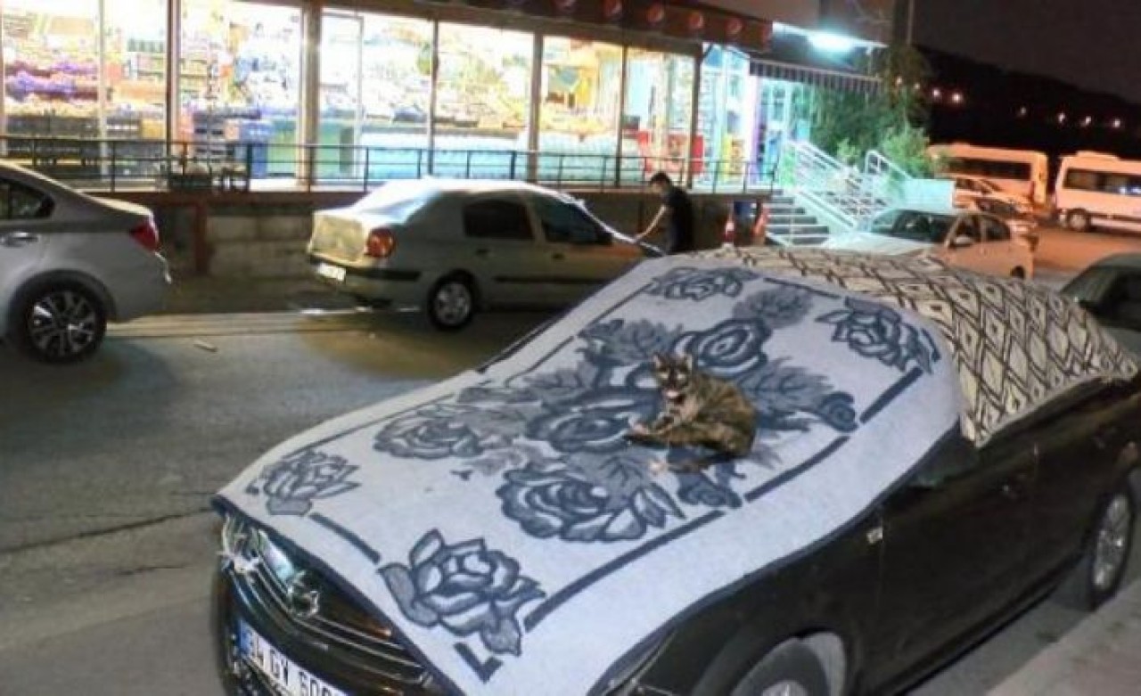 İstanbulda sağanak ve dolu bekleniyor: Vatandaşlar önlem aldı